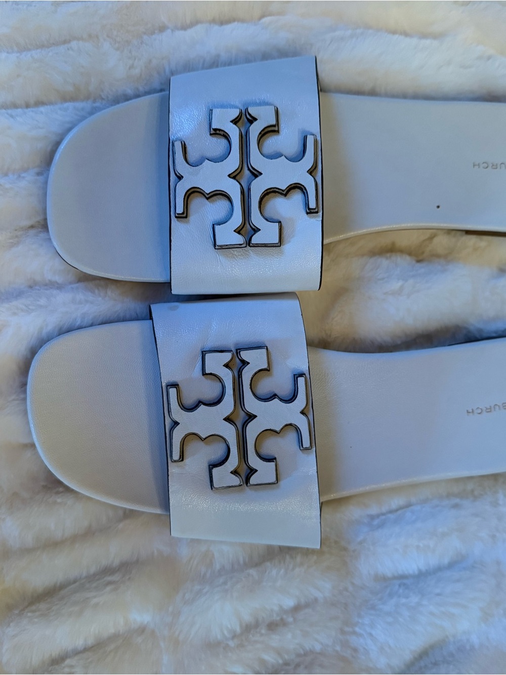 Tory Burch White Leather Slide Sandals with Logo Cutout - Picture 3 of 4
